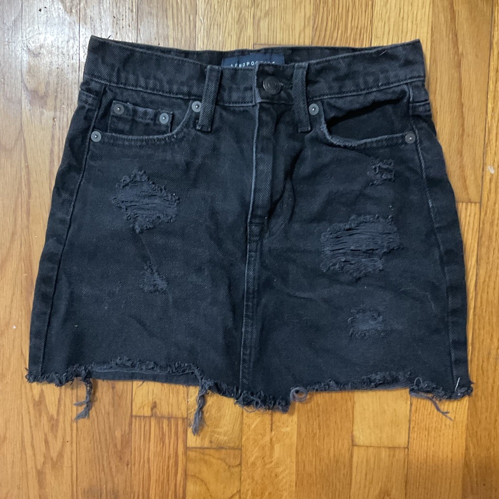 Aeropostale black  ripped Jean skirt.